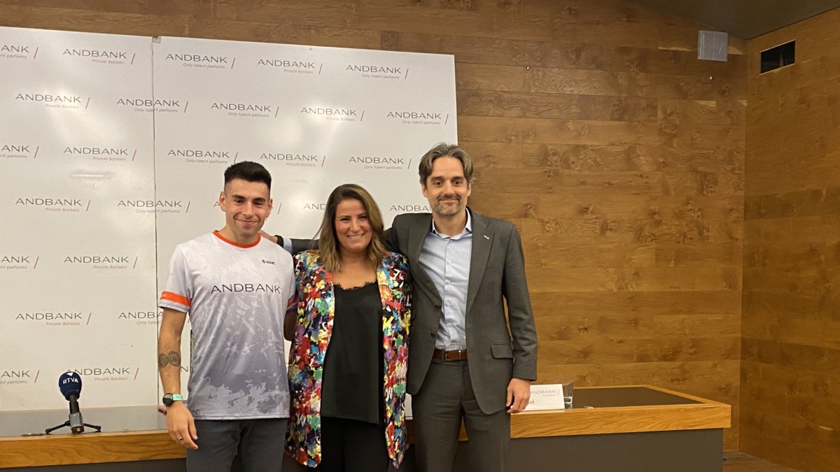 L'atleta Nahuel Carabaña, a l'esquerra, en la presentació de l'acord de patrocini amb Andbank