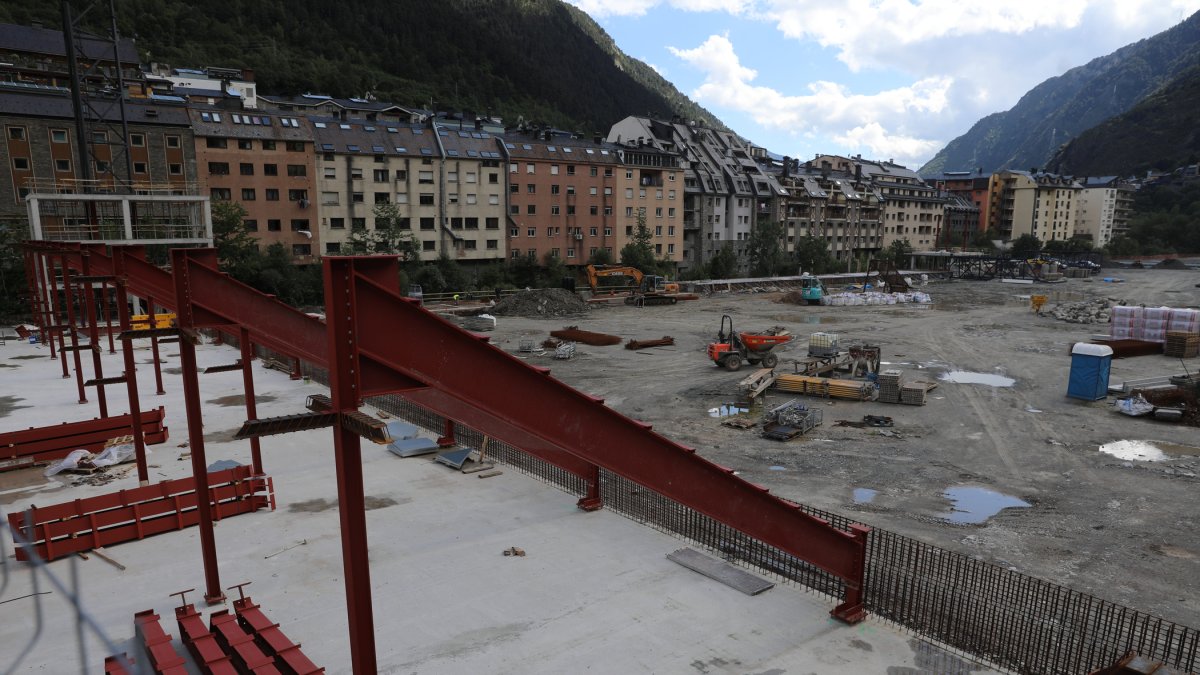 L’estadi que està construint la FAF a Encamp.