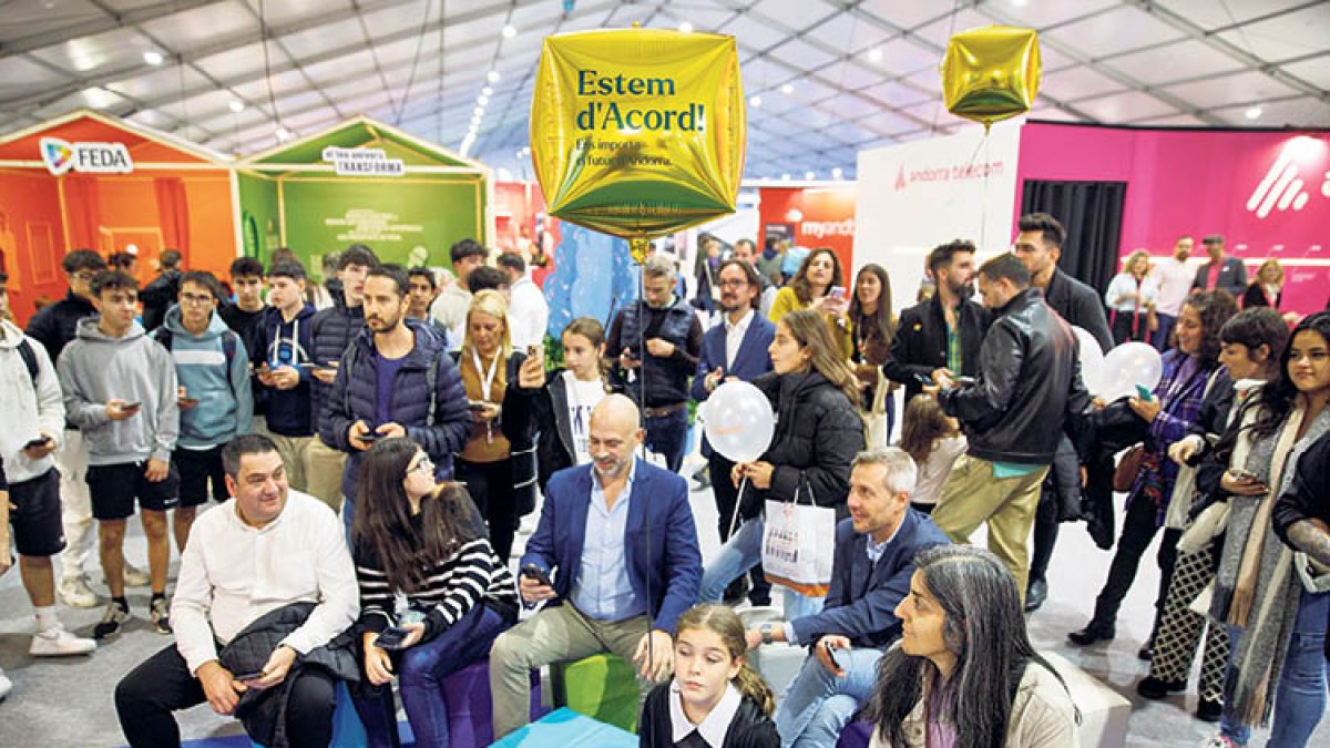 El grup de joves que va participar en el ‘Kahoot’, ahir a la tarda.