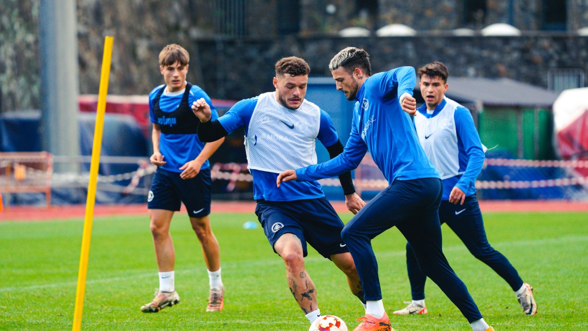 Entrenament de l’equip al Comunal.
