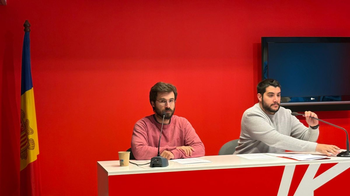 Joao de Melo i Pere Baró durant l'acte del PS sobre les conclusions de l'informe ECRI