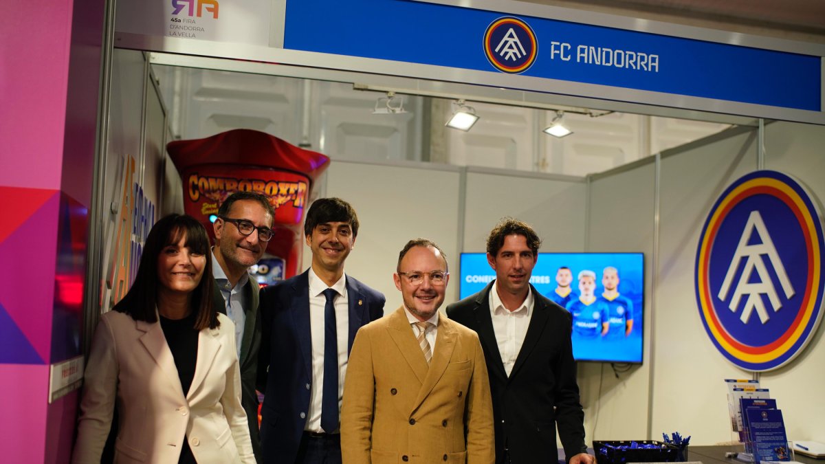 Mònica Bonell, Ferran Vilaseca, Sergi González, Xavier Espot i Jaume Nogués, a la Fira.