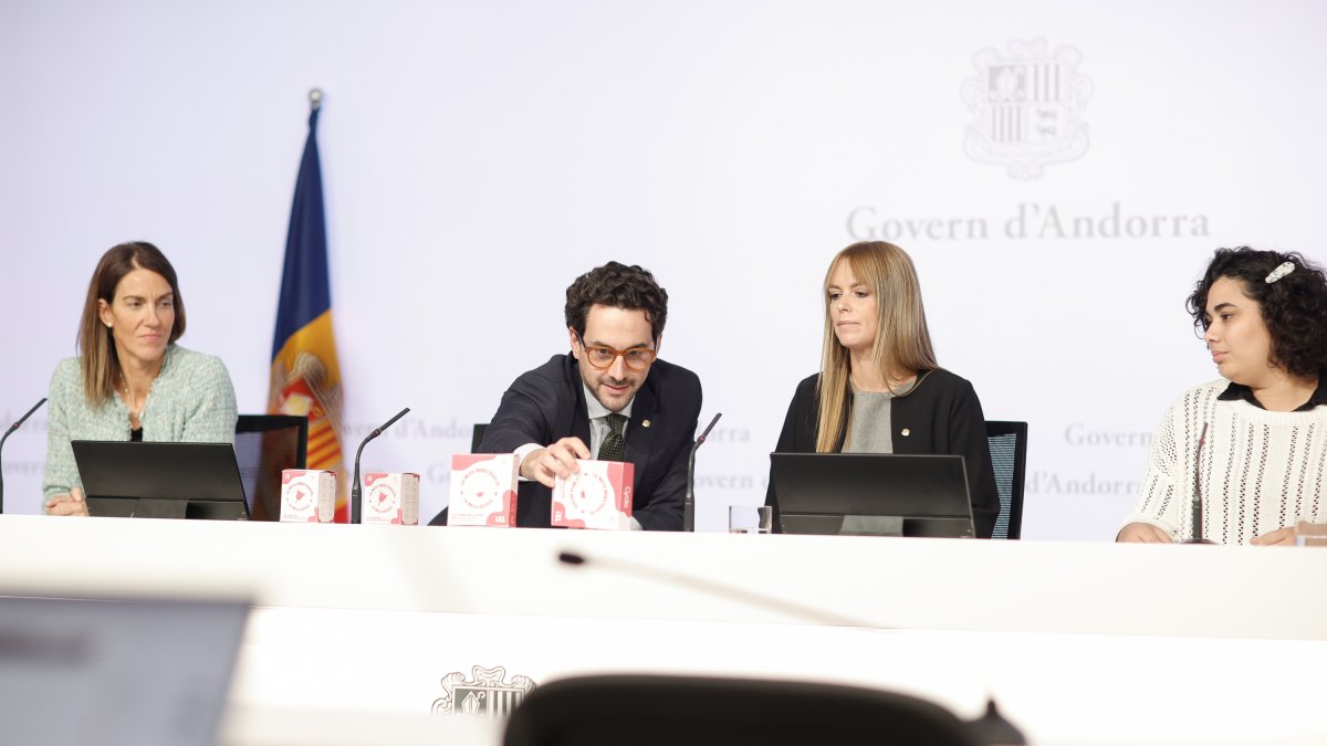 Pérez, Casal, Cadena i Vargas amb els productes reutilitzables.