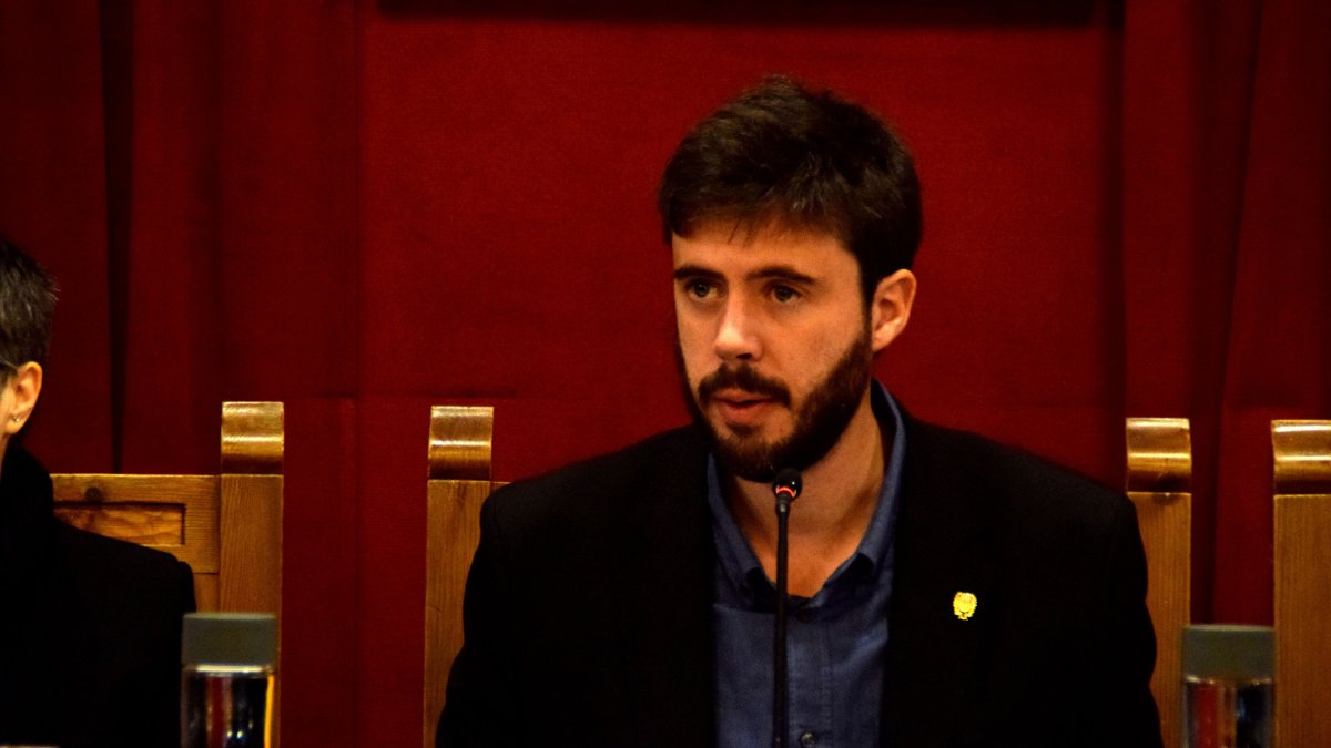 El cònsol major de Sant Julià de Lòria, Cerni Cairat, a la sessió de consell de comú.