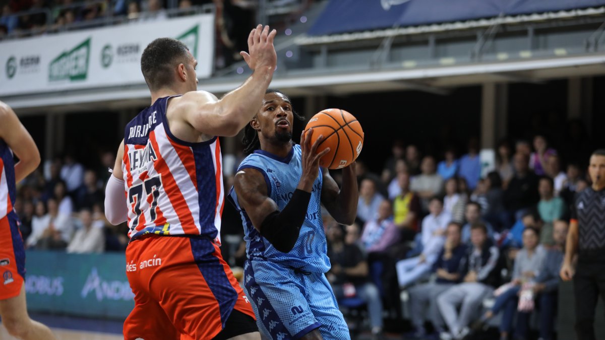 Shannon Evans durant el partit contra el Corunya.
