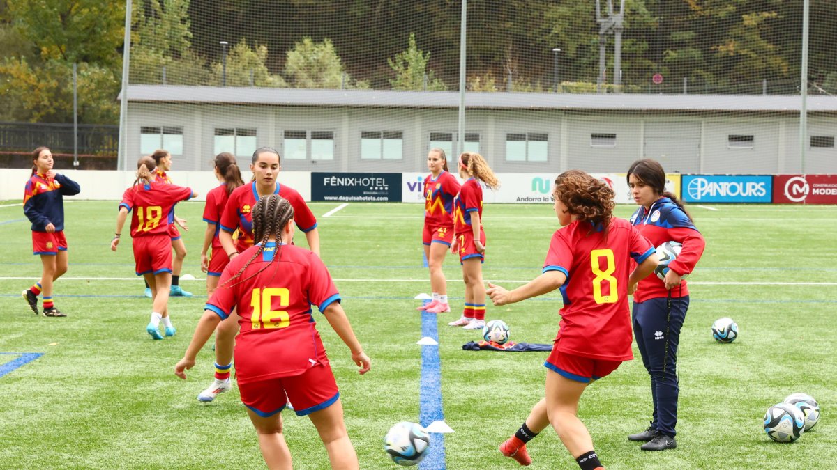 Entrenament de la selecció sub-17.