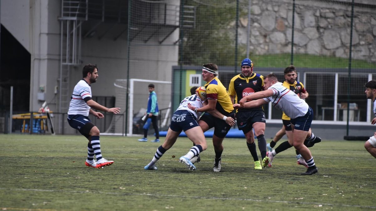 Després de la derrota inicial davant el Fènix de Saragossa, el VPC ha remuntat el vol a la nova categoria.