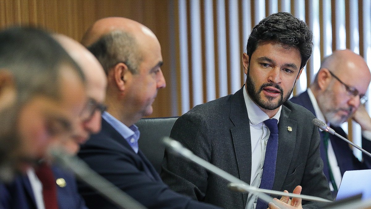 Cerni Escalé durant la comissió de Finances d’ahir.