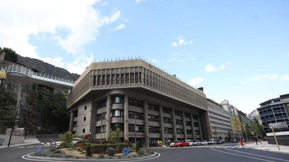 L’edifici administratiu del Govern.