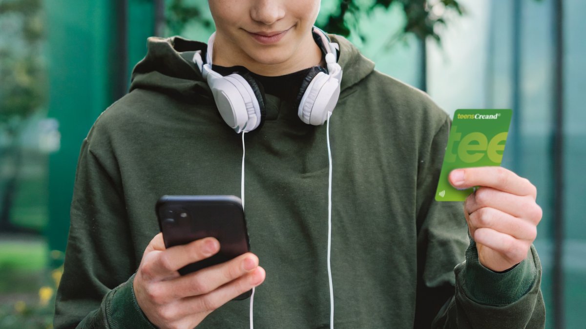 Teens Creand permet als menors disposar de forma gratuïta i sense comissions d’un compte corrent.