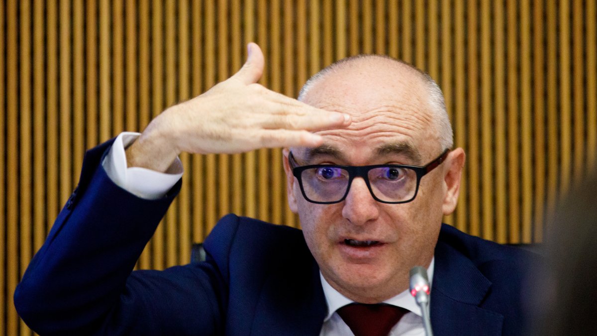 El ministre de Finances, Ramon Lladós, davant la comissió legislativa de Finances i Pressupos