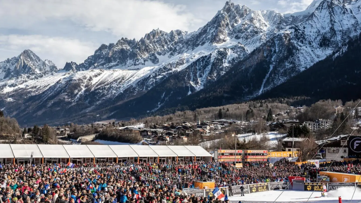 Les altes temperatures van obligar a suspendre dos descensos a Chamonix.