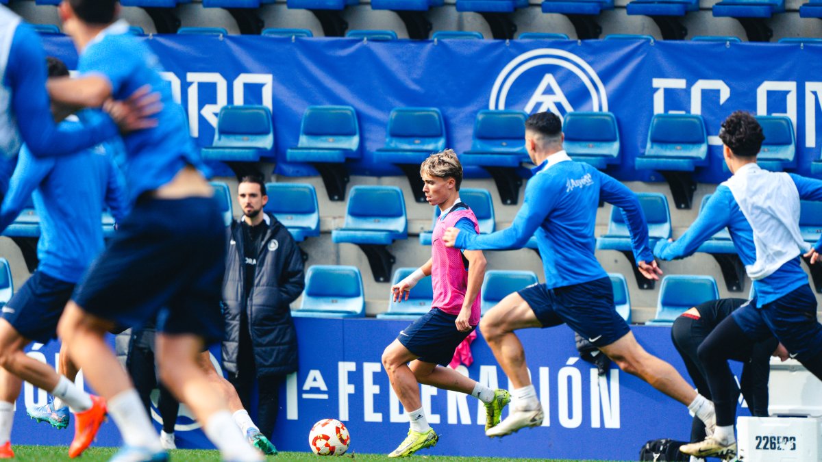 Entrenament de l’FC Andorra a l’Estadi Nacional.