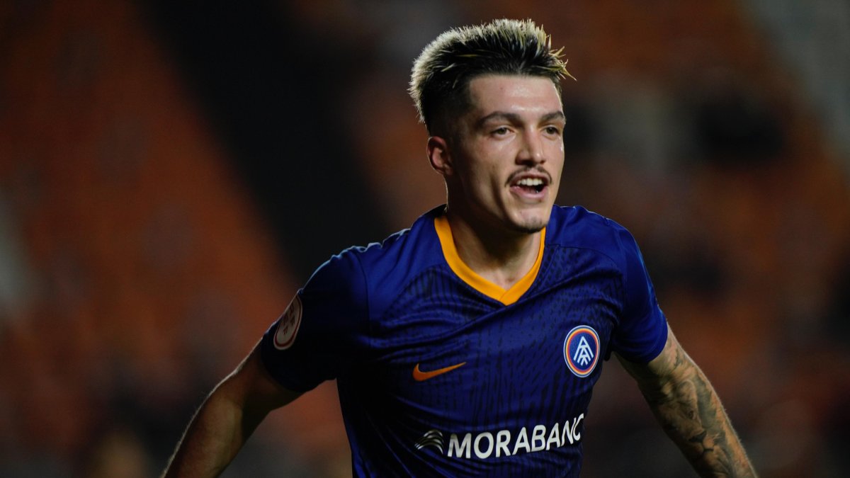 Lauti Celebrant l'empat