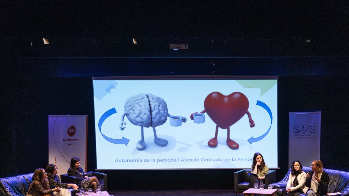 Taula rodona sobre el càncer a les Fontetes