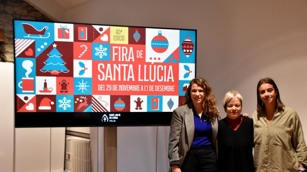 La consellera de Turisme del comú de Sant Julià de Lòria, Judith López, amb la cap de Turisme, Canòlich Ribot, i la tècnica de producció de producte turístic, Jana Vila.