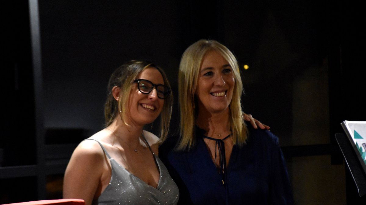 Laia Bautista Servat, amb 'L'evolució del Carnaval a Encamp', ha rebut l'accèssit del Premi Principat d'Andorra d'investigació històrica que ha estat entregat per la subsíndica Sandra Codina.