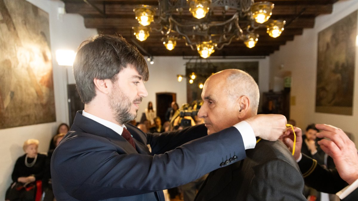 Condecoració amb la Creu dels set Braços a l'exsíndic Jordi Farràs