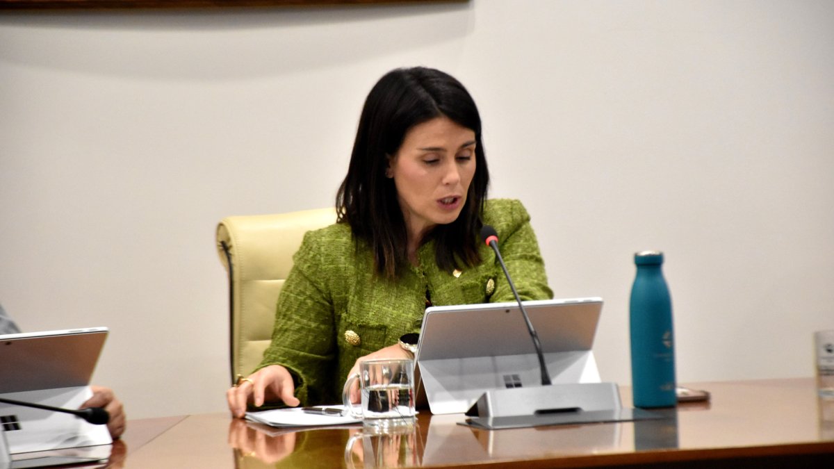La cònsol major d'Encamp, Laura Mas, durant la sessió de consell de comú