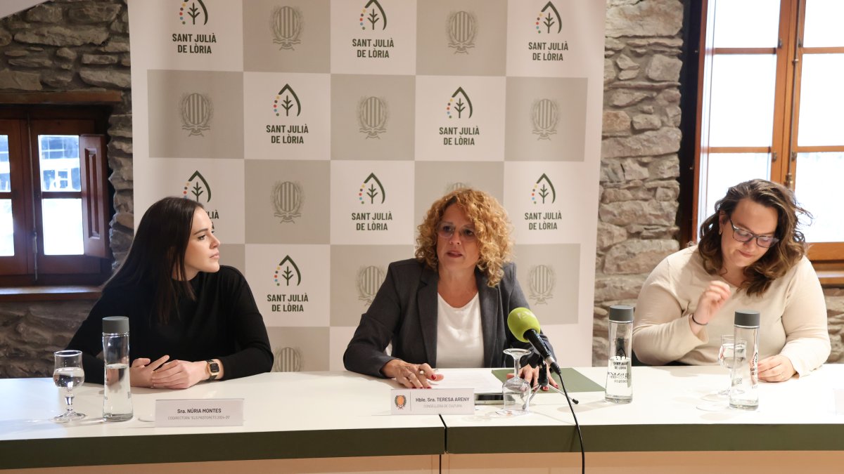 Presentació d’‘Els Pastorets’, ahir a casa comuna.