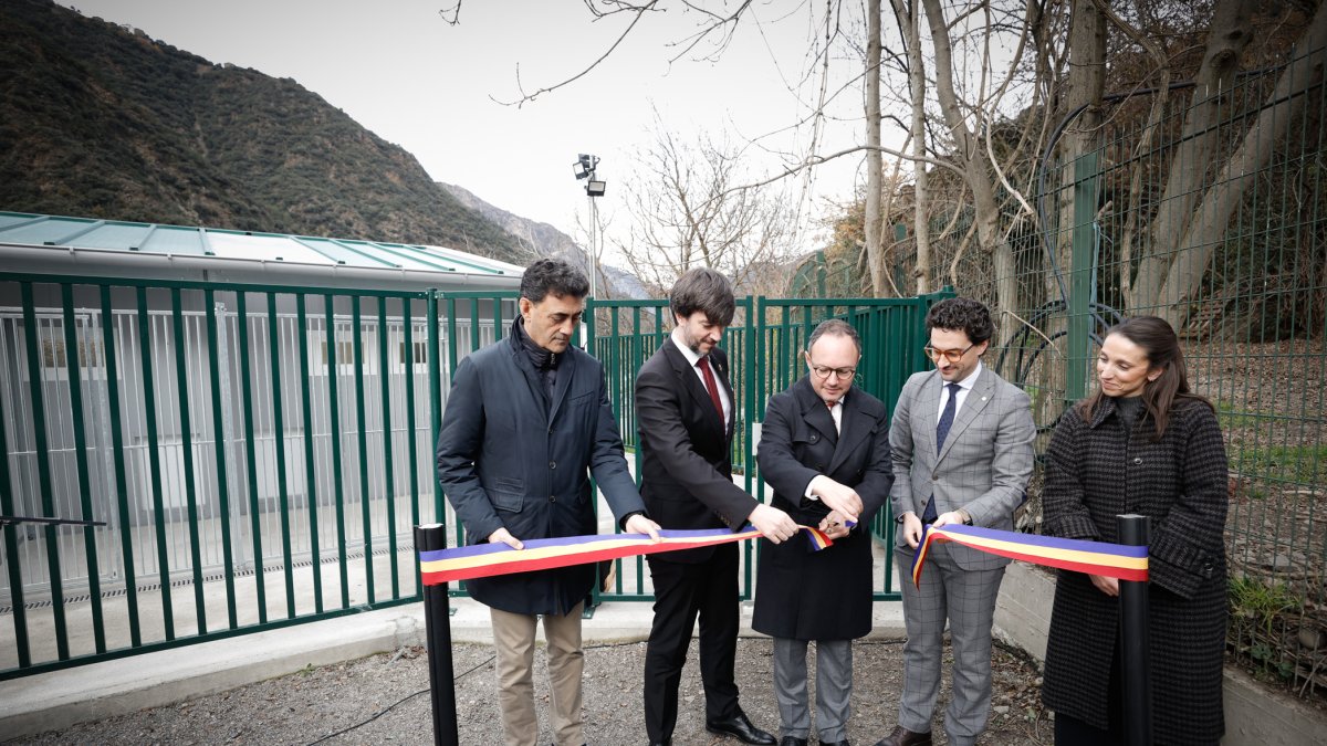 La inauguració del centre de protecció caní.