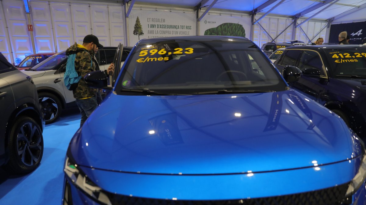 Vehicles exposats a la fira d'Andorra la Vella a l'octubre