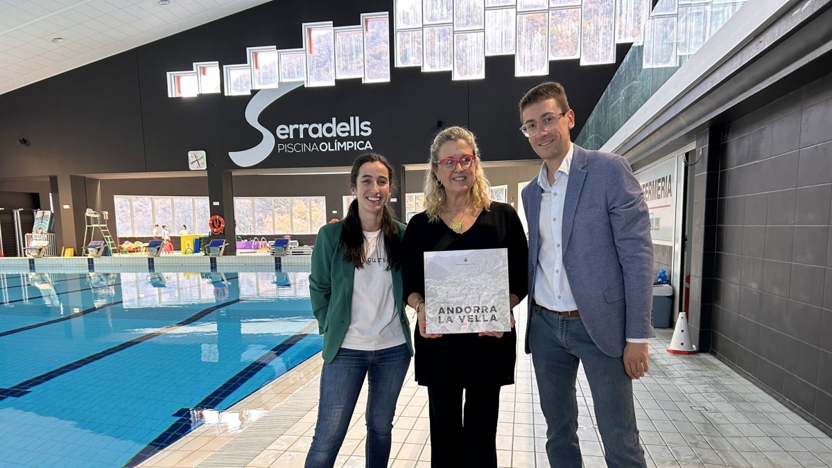 L’entrenadora espanyola Anna Tarrés, al centre.