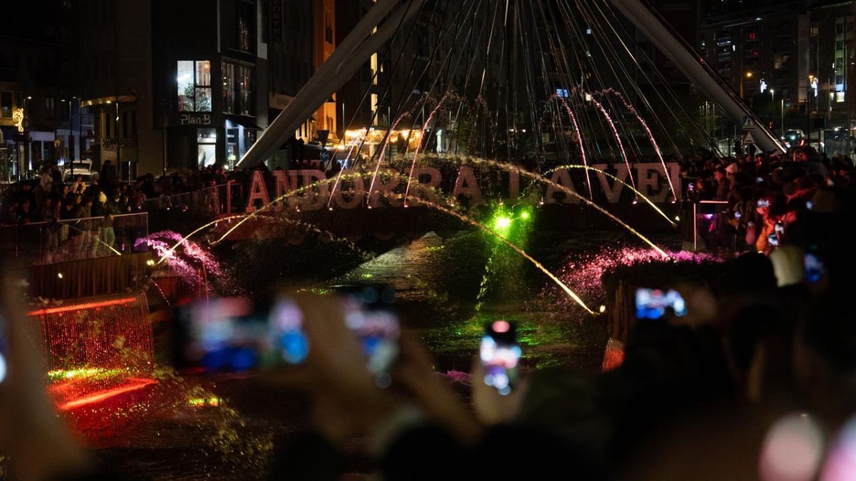 Inauguració de l’espectacle de les fonts, fa una setmana.