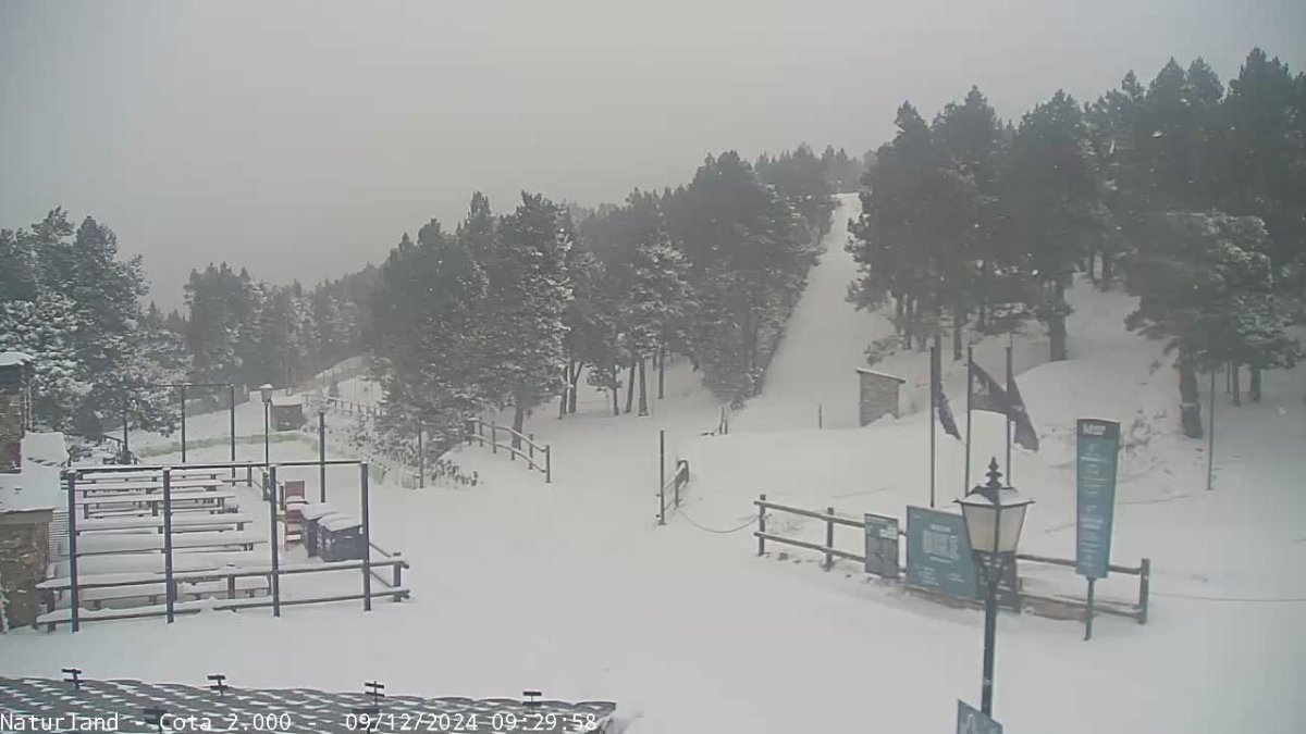 Naturland acumula importants gruixos de neu avui dilluns