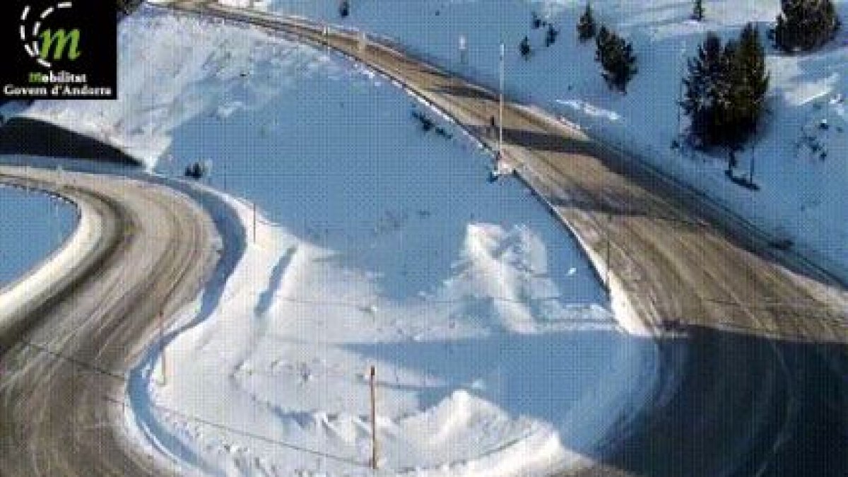 Estat de la carretera CG2 al Port d'Envalira aquest matí