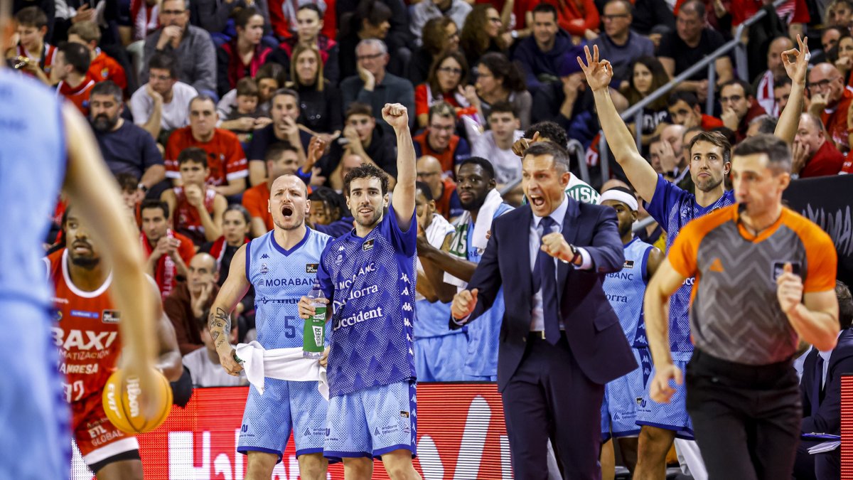 El MoraBanc celebra el triomf a Marnesa.