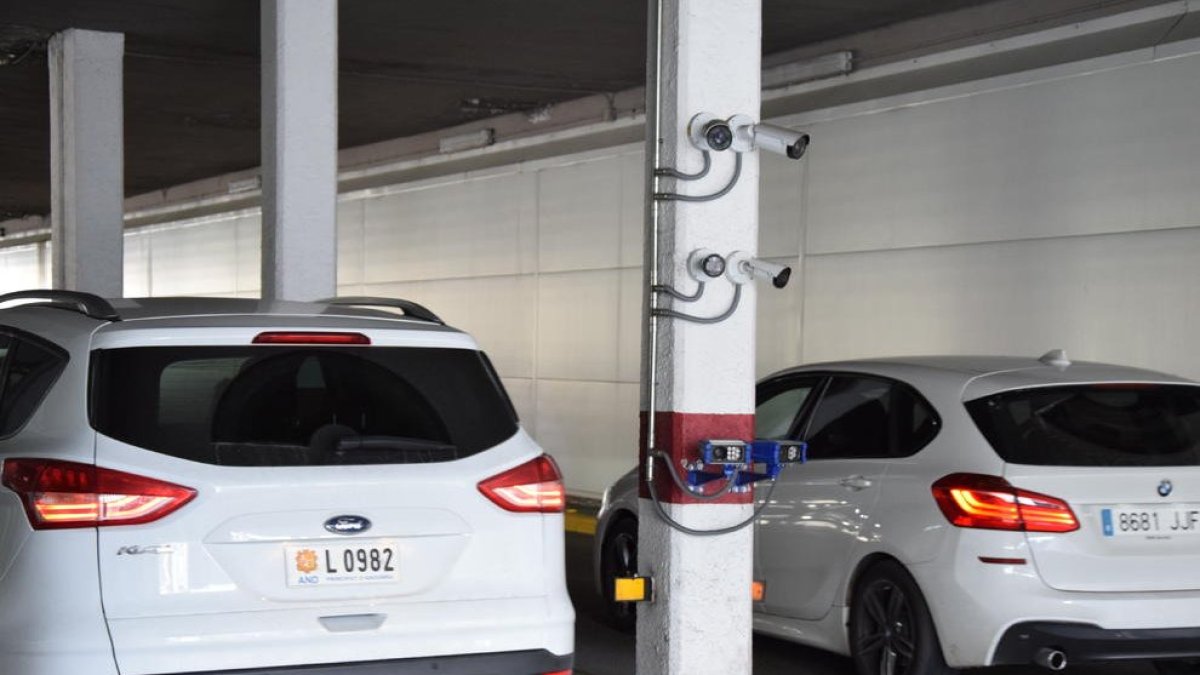 Una càmera de lector de matrícules