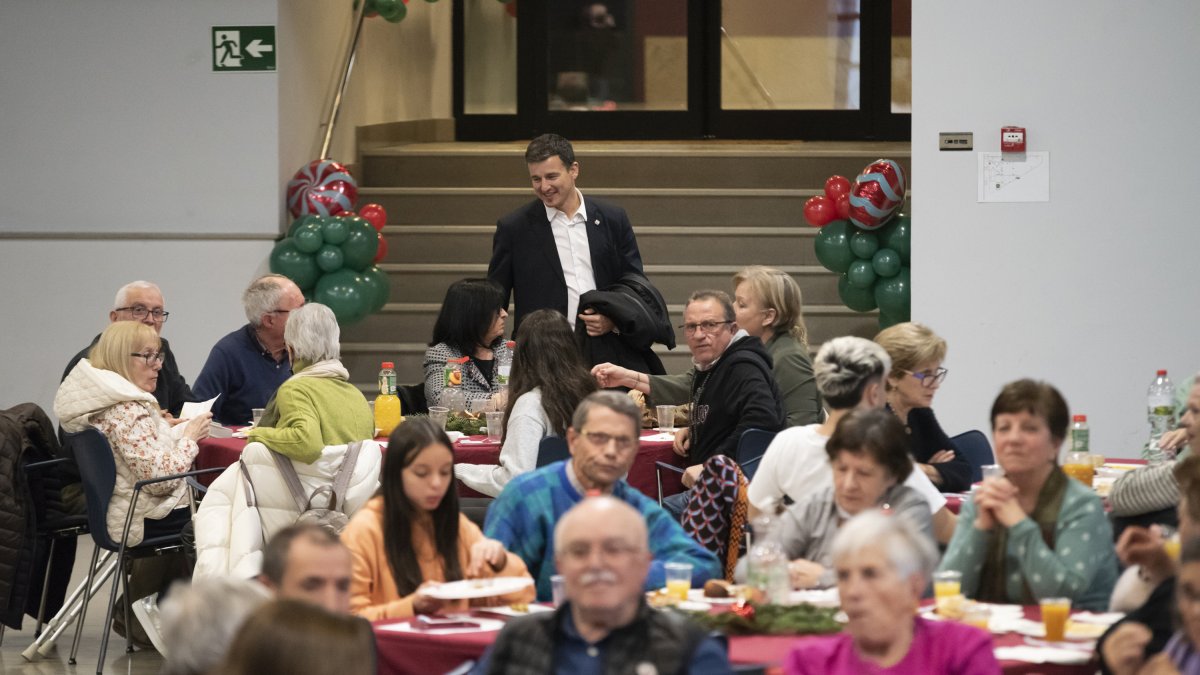 La festa de Nadal de gent gran i joves de la Massana