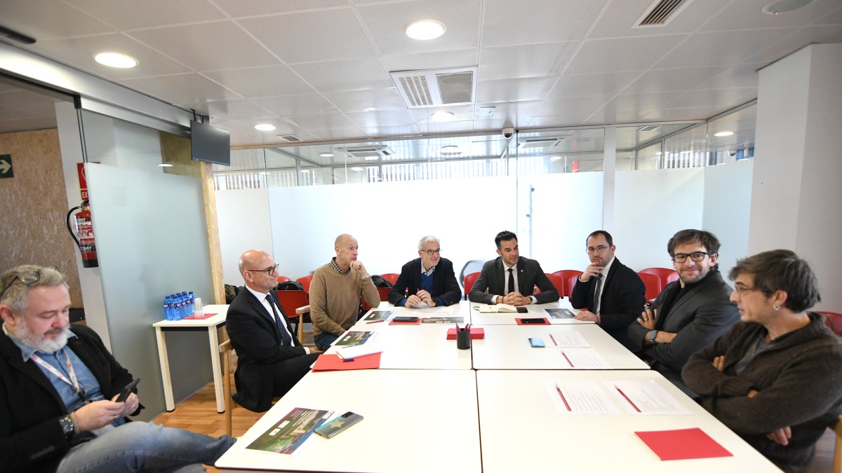 Un moment de la reunió de la comissió mixta.