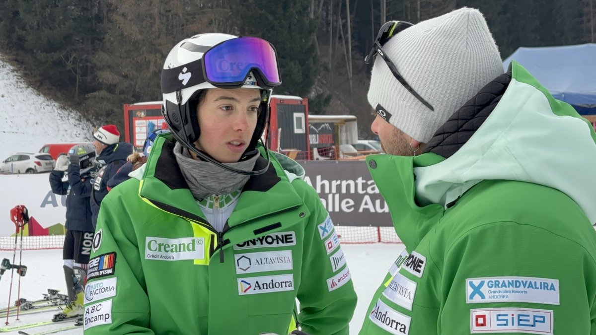 Carla Mijares amb el tècnic, Josh Alayrach, ahir a Ahrntal.