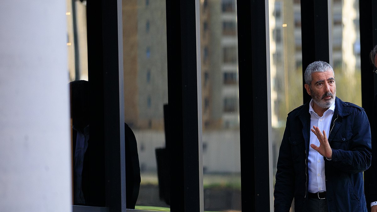 Joan Pau Miquel fora de la seu de la Justícia.