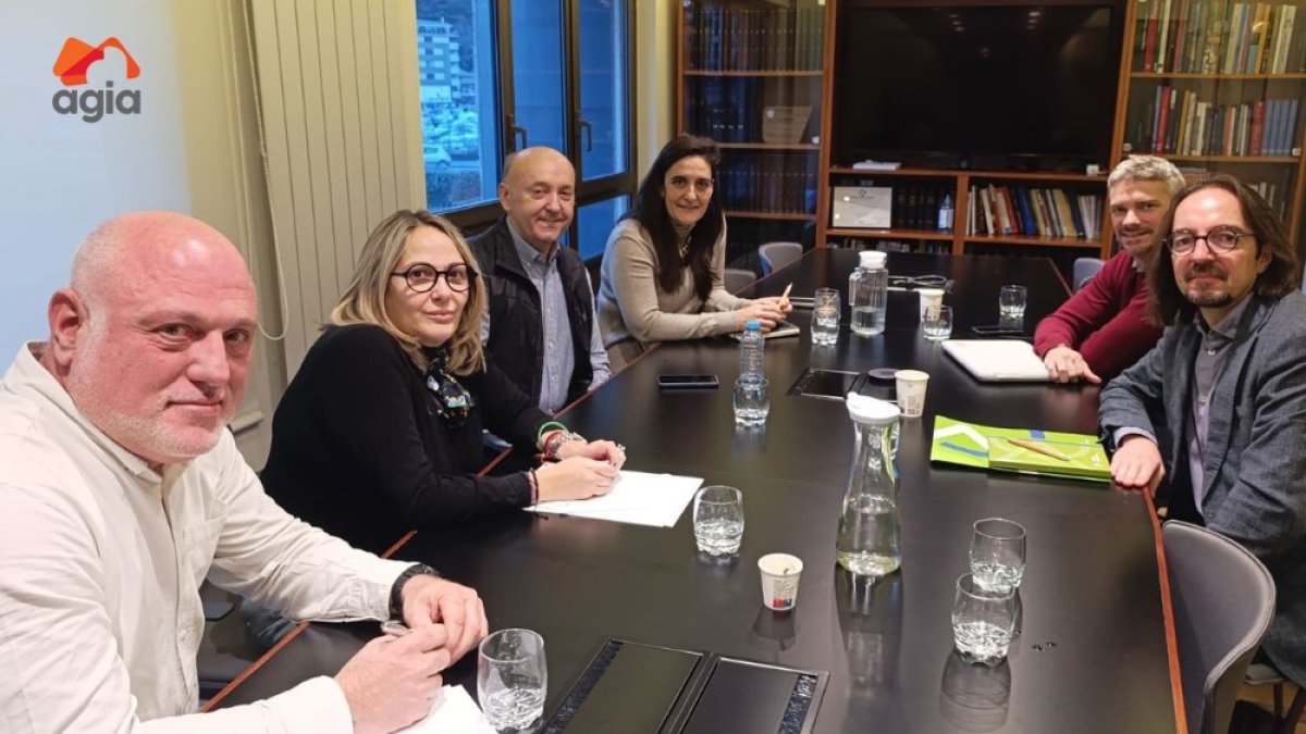 Reunió de l'AGIA amb la Cambra de Comerç i representants del Govern