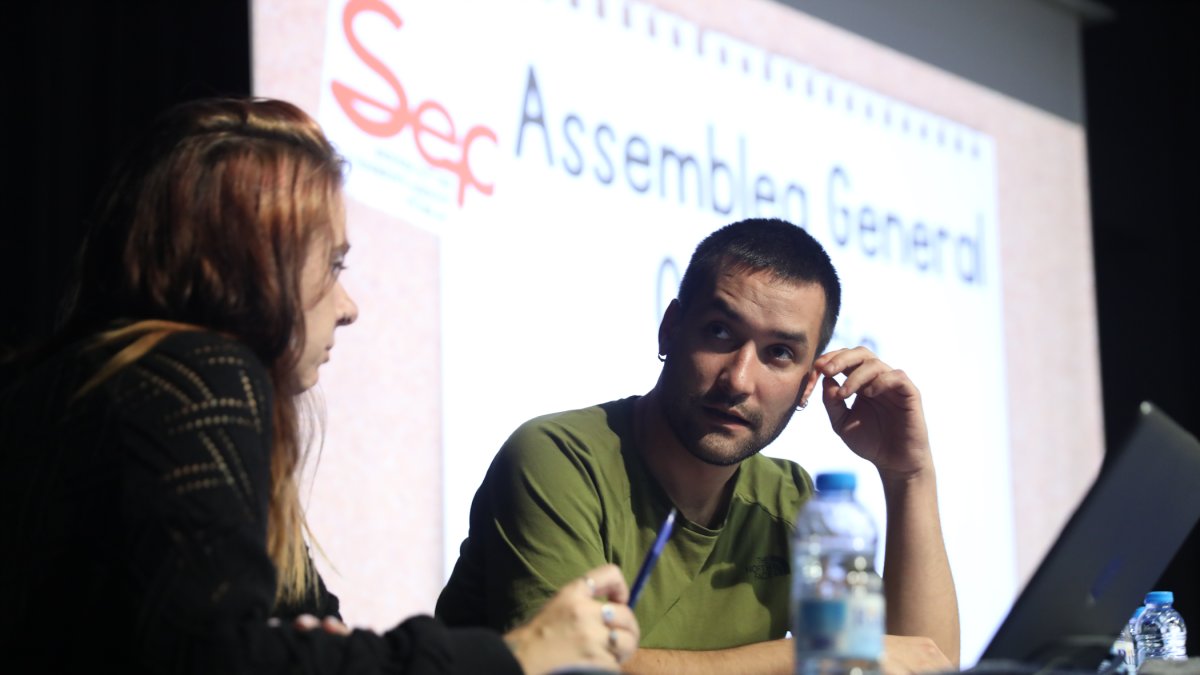 Esteves en una assemblea del SEP.