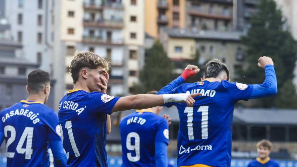 Cerdà celebra el 2-0 contra l’Amorebieta.