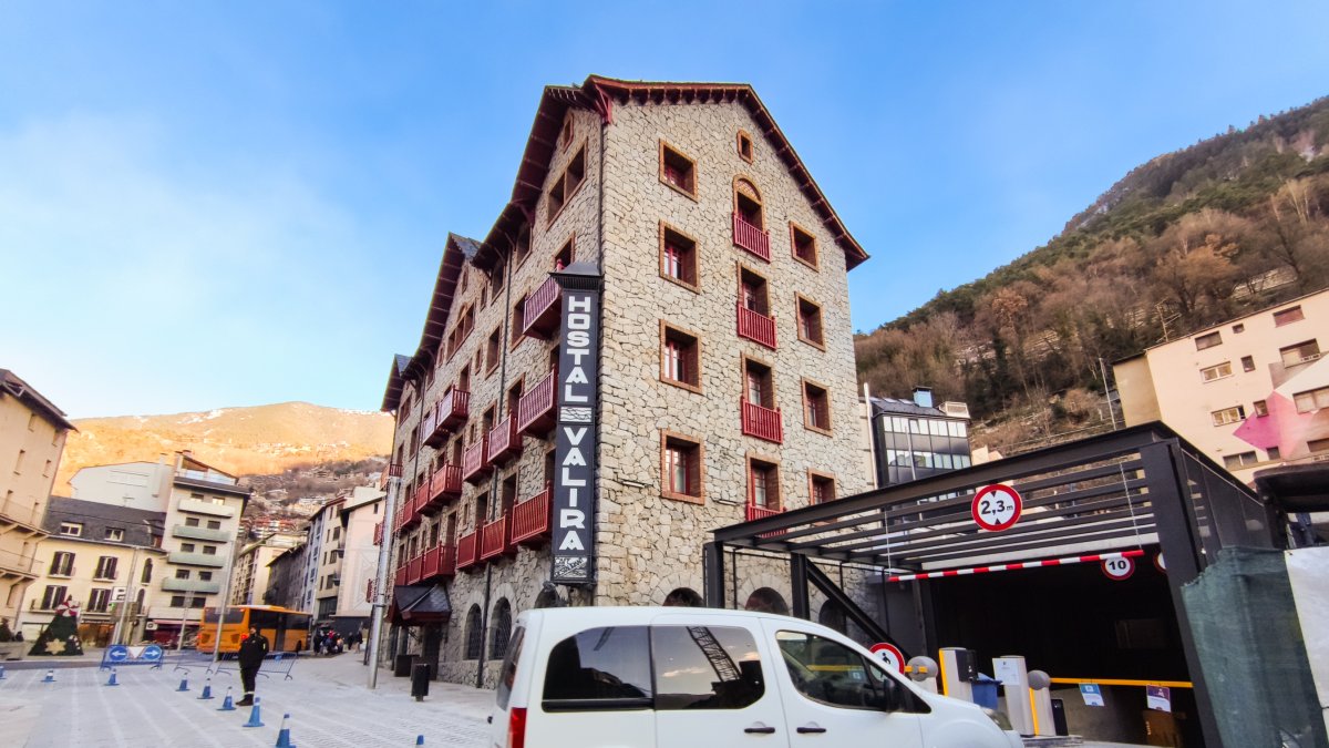 Aparcament de l'església a Escaldes-Engordany