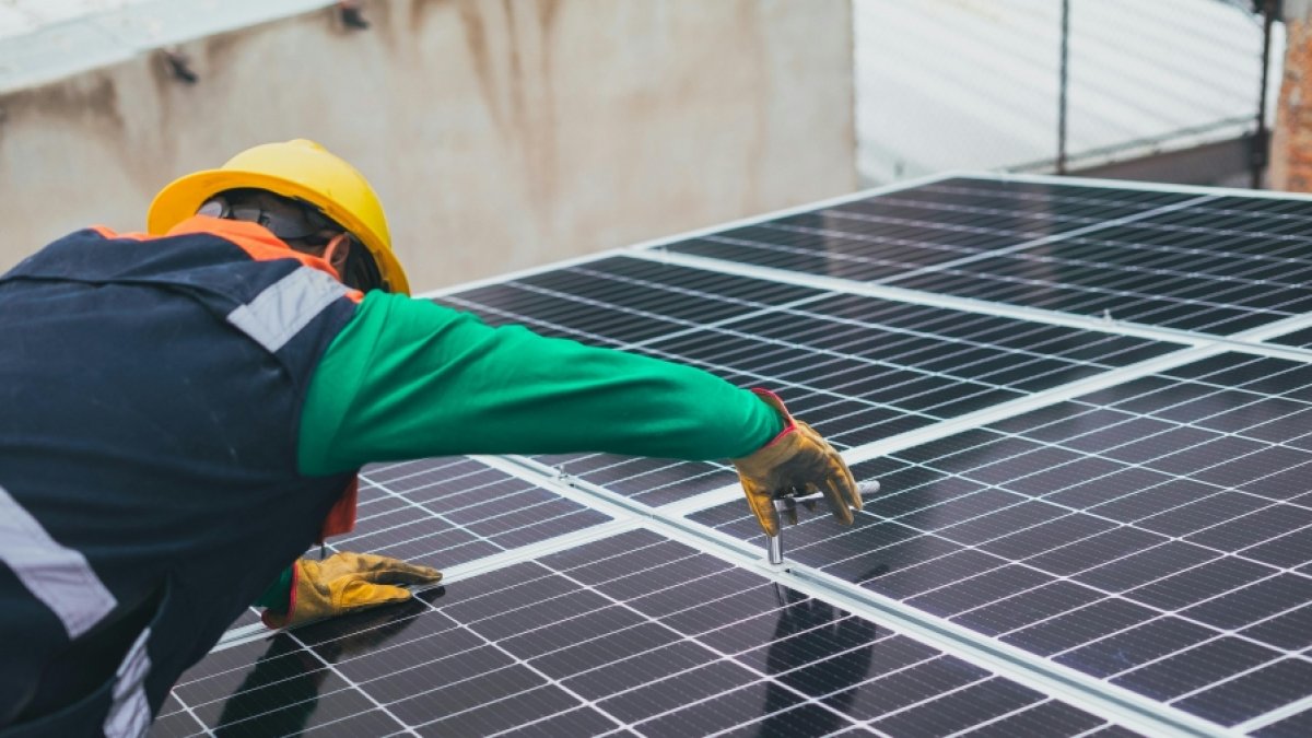 L'executiu crea el carnet específic d’instal·lador energètic fotovoltaic