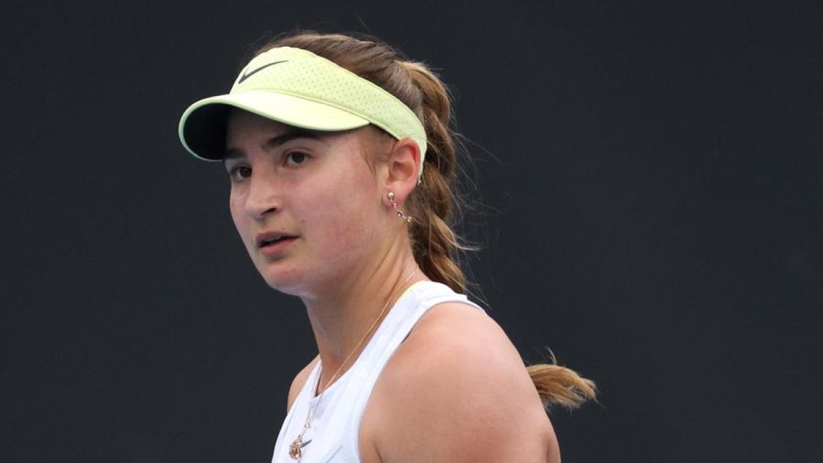 Vicky Jiménez celebra un punt del partit.
