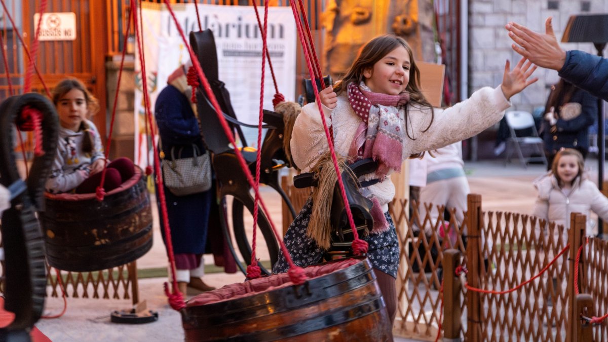 Una nena a L'Estelàrium.