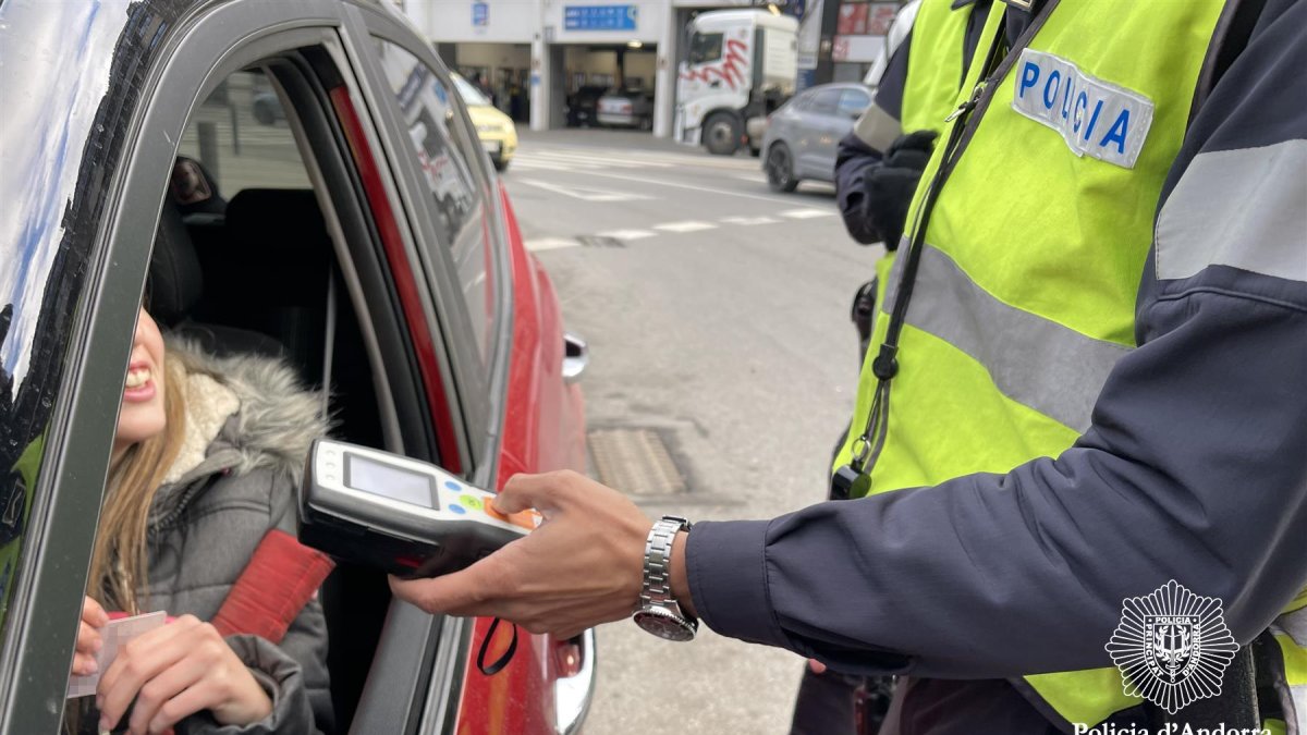 Control d'alcoholèmia de la policia