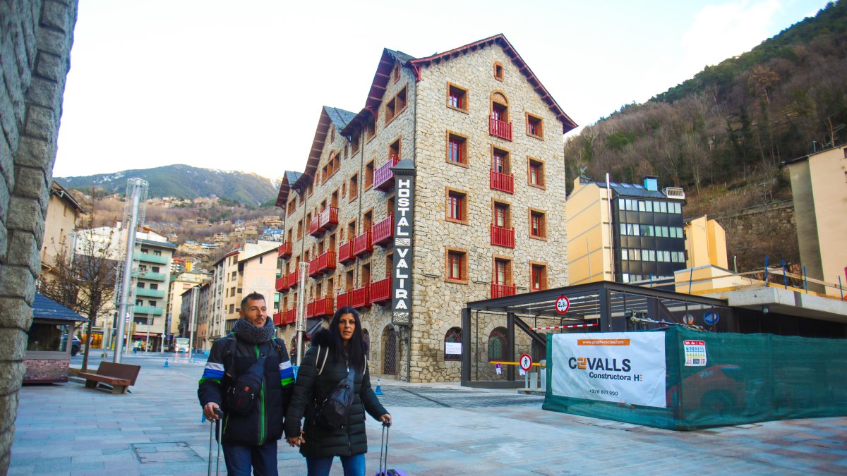 El retard dels treballs de la plaça de l’església ha perjudicat el museu.