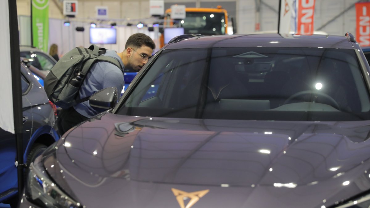 Un vehicle exposat a la fira d''Andorra la Vella