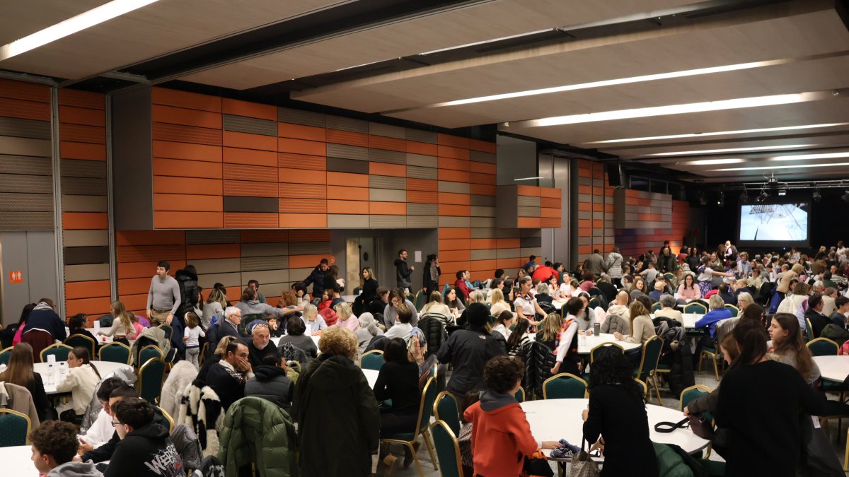 Moments previs l'inici del Quinto de Nadal a l'ACCO.