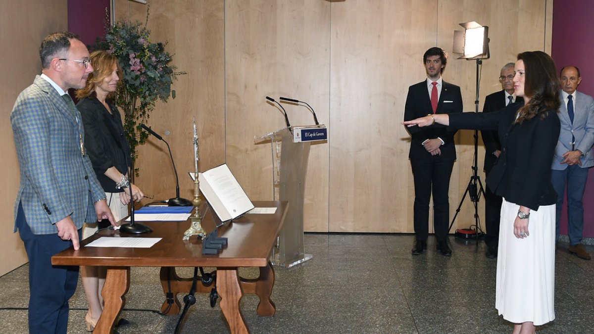 Noelia Souque en la jura com a secretària d’Estat d’Afers Financers.