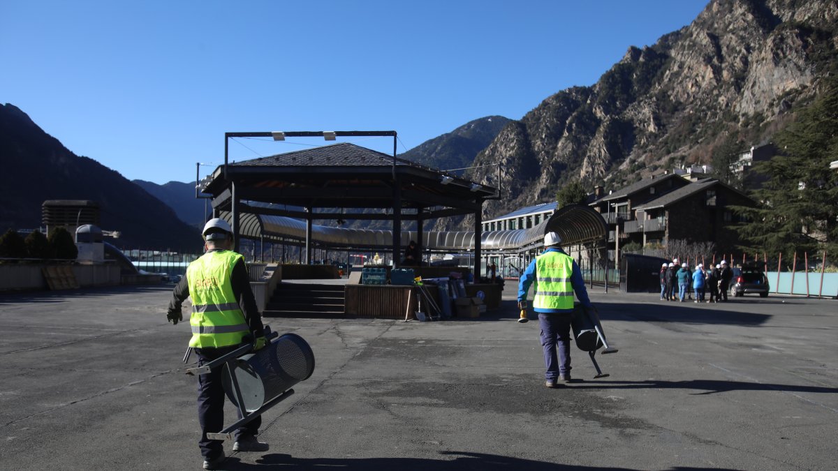 Començament dels treballs, ahir.