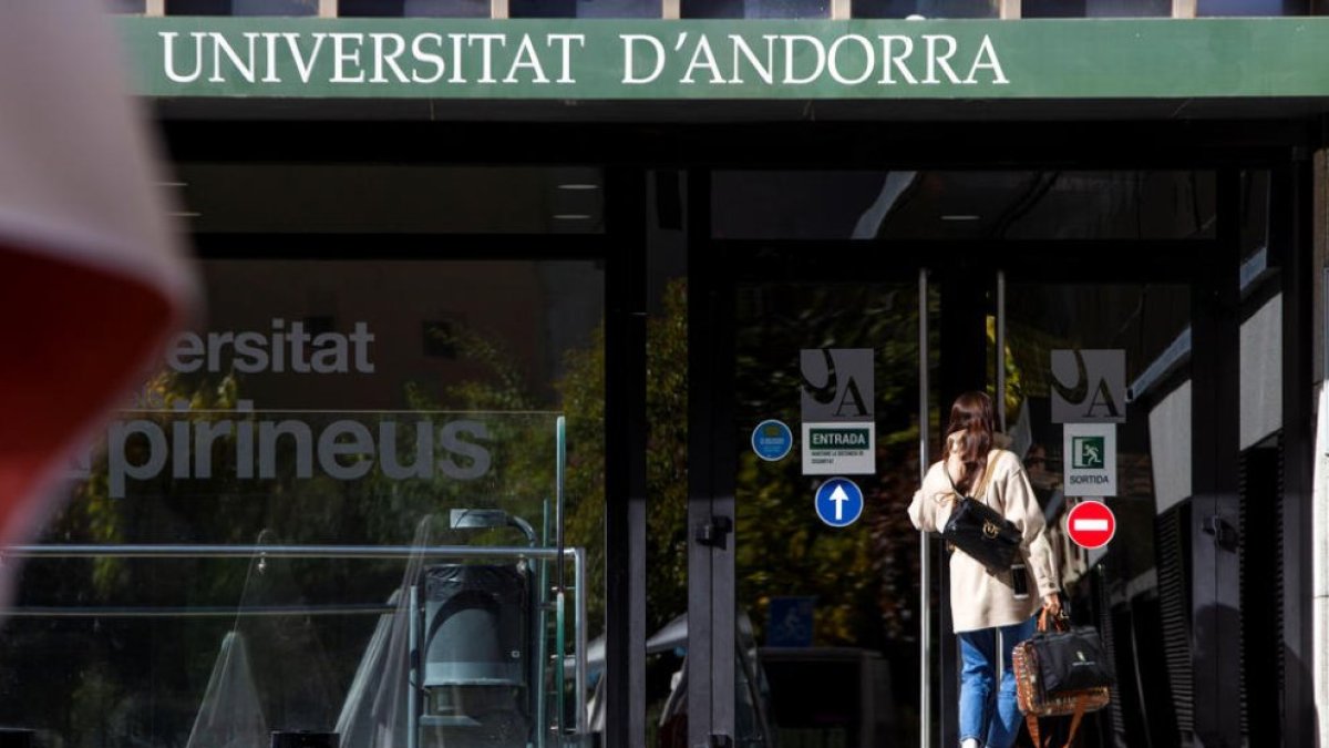 Entrada de la universitat.